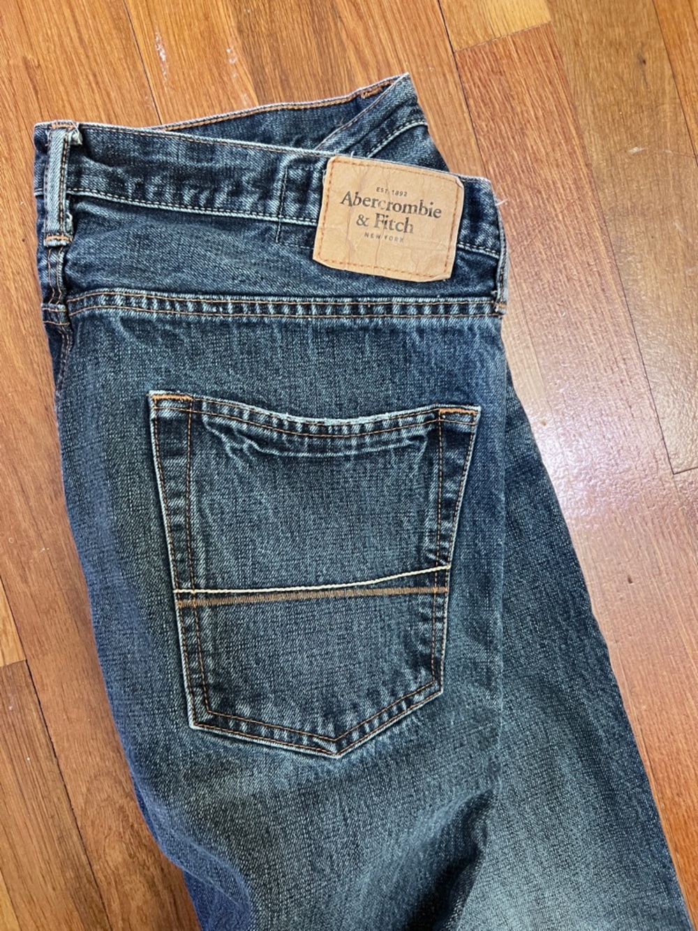 Abercrombie & Fitch Men's Straight Jeans in Dark Blue Wash, 34x32 - Picture 3 of 3